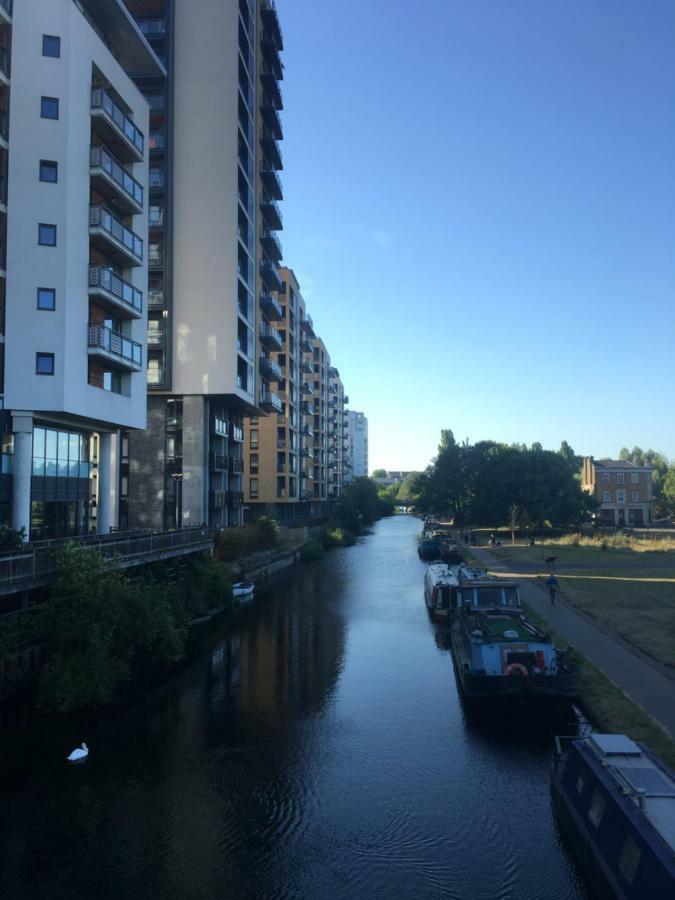 Beautiful, Secure, 2-Bedroom Canal-Side Apartment London Exterior photo